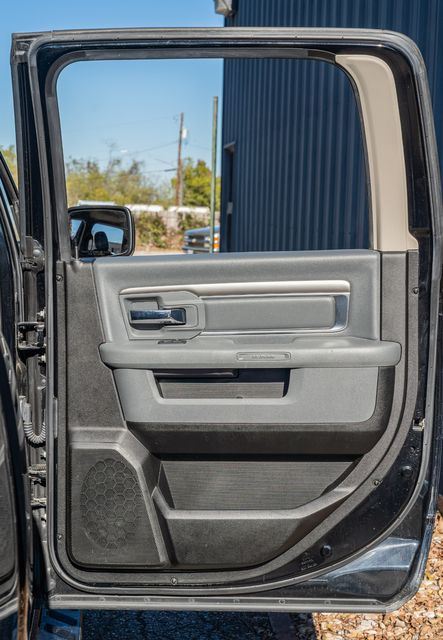 2019 Ram 1500 Classic Warlock CREW CAB 4X2 / CLEAN CARFAX / LUXURY PKG | Austin, TX | Rocky Mountain Truck Stop Austin 2019 Ram 1500 Classic Warlock CREW CAB 4X2 / CLEAN CARFAX / LUXURY PKG | Austin, TX | Rocky Mountain Truck Stop Austin