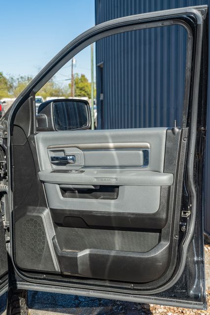 2019 Ram 1500 Classic Warlock CREW CAB 4X2 / CLEAN CARFAX / LUXURY PKG | Austin, TX | Rocky Mountain Truck Stop Austin 2019 Ram 1500 Classic Warlock CREW CAB 4X2 / CLEAN CARFAX / LUXURY PKG | Austin, TX | Rocky Mountain Truck Stop Austin