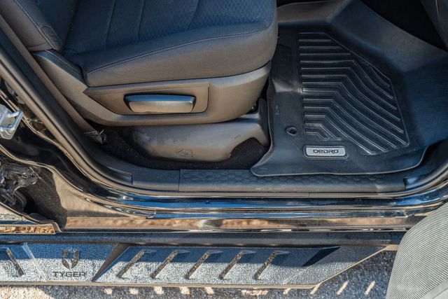 2019 Ram 1500 Classic Warlock CREW CAB 4X2 / CLEAN CARFAX / LUXURY PKG | Austin, TX | Rocky Mountain Truck Stop Austin 2019 Ram 1500 Classic Warlock CREW CAB 4X2 / CLEAN CARFAX / LUXURY PKG | Austin, TX | Rocky Mountain Truck Stop Austin