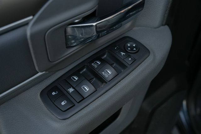 2019 Ram 1500 Classic Lone Star 4X2 / 1-OWNER CLEAN CARFAX / TEXAS OWNED | Austin, TX | Rocky Mountain Truck Stop Austin