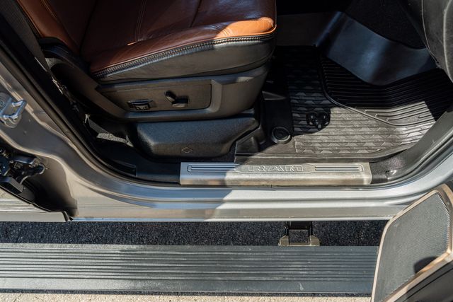 2019 Ram 2500 Laramie Longhorn MEGA CAB 4X4 / BIG SCREEN LOADED | Austin, TX | Rocky Mountain Truck Stop Austin 2019 Ram 2500 Laramie Longhorn MEGA CAB 4X4 / BIG SCREEN LOADED | Austin, TX | Rocky Mountain Truck Stop Austin