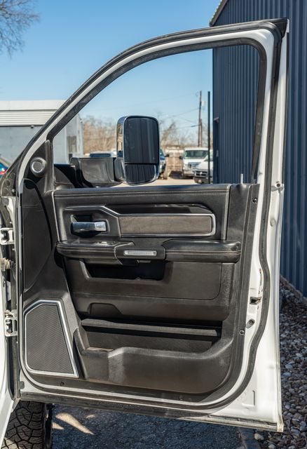 2019 Ram 3500 Laramie CREW CAB DUALLY W/ UPGRADES / BIG SCREEN | Austin, TX | Rocky Mountain Truck Stop Austin