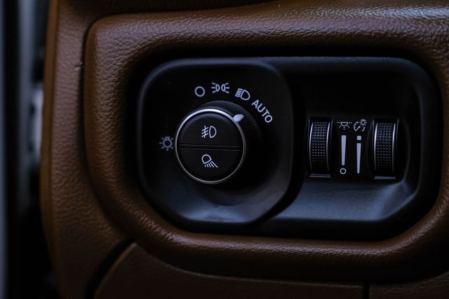 2019 Ram 3500 Laramie TOW TECH PKG 17" Alcoa ALPINE AUDIO Loaded | Dallas, TX | East Dallas Diesel 2019 Ram 3500 Laramie TOW TECH PKG 17" Alcoa ALPINE AUDIO Loaded | Dallas, TX | East Dallas Diesel