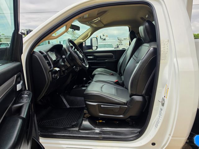2019 Ram 5500 4X4 CUMMINS VERSALIFT VST47I MATERIAL HANDLER 52FT BUCKET TRUCK | weatherford, TX | Pinnacle Trucks Dallas