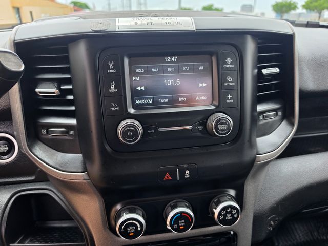 2019 Ram 5500 4X4 CUMMINS VERSALIFT VST47I MATERIAL HANDLER 52FT BUCKET TRUCK | weatherford, TX | Pinnacle Trucks Dallas
