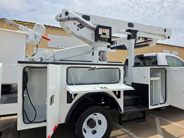 2019 Ram 5500 4X4 CUMMINS VERSALIFT VST47I MATERIAL HANDLER 52FT BUCKET TRUCK | weatherford, TX | Pinnacle Trucks Dallas