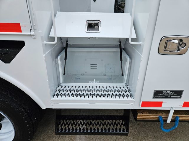 2019 Ram 5500 4X4 RAM ALTEC BUCKET TRUCK ALTEC AT41M MATERIAL HANDLER 46FT | Irving, TX | Pinnacle Trucks 2019 Ram 5500 4X4 RAM ALTEC BUCKET TRUCK ALTEC AT41M MATERIAL HANDLER 46FT | Irving, TX | Pinnacle Trucks