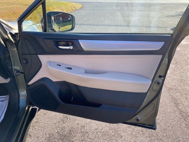 2019 Subaru Outback 2.5i Premium | Ephrata, PA | Pine Tree Motors