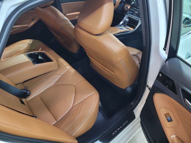 2019 Toyota Avalon Limited -  Zero Dealer Fees- Financing-  Free VSC | Dickinson, ND | Autorama Auto Sales and Rentals