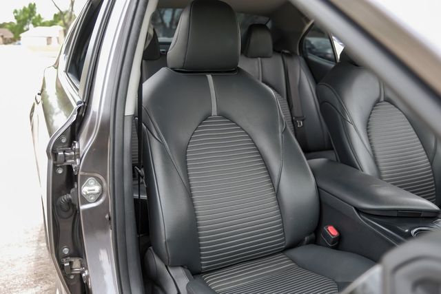 2019 Toyota Camry SE Partial Leather Sport Seats Apple Car Play BT 2019 Toyota Camry SE Partial Leather Sport Seats Apple Car Play BT