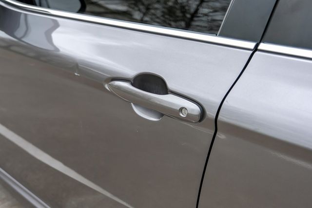 2019 Toyota Camry SE Partial Leather Sport Seats Apple Car Play BT 2019 Toyota Camry SE Partial Leather Sport Seats Apple Car Play BT