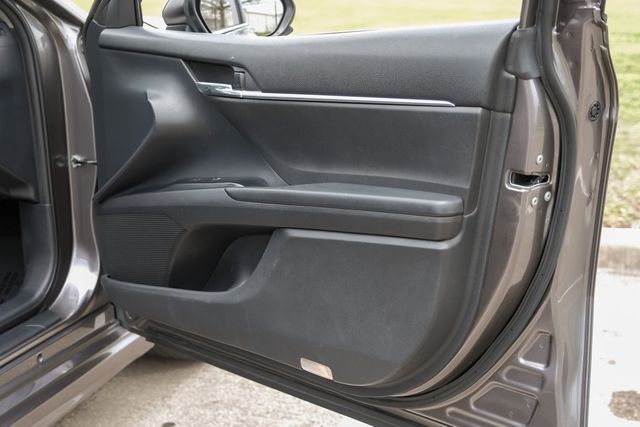 2019 Toyota Camry SE Partial Leather Sport Seats Apple Car Play BT 2019 Toyota Camry SE Partial Leather Sport Seats Apple Car Play BT