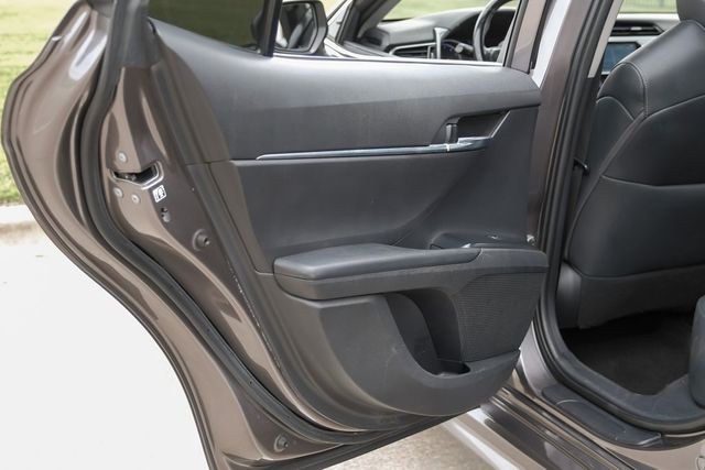 2019 Toyota Camry SE Partial Leather Sport Seats Apple Car Play BT 2019 Toyota Camry SE Partial Leather Sport Seats Apple Car Play BT