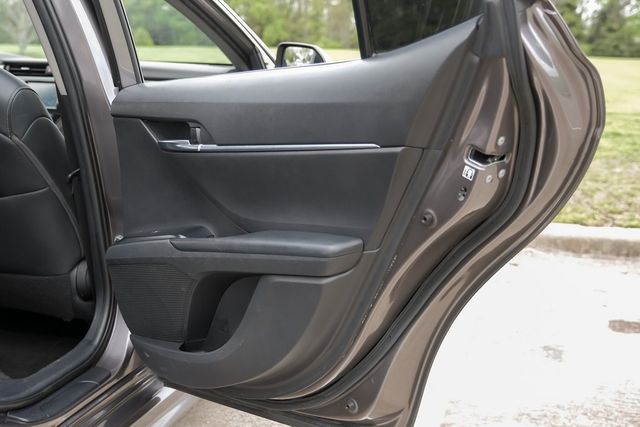 2019 Toyota Camry SE Partial Leather Sport Seats Apple Car Play BT 2019 Toyota Camry SE Partial Leather Sport Seats Apple Car Play BT