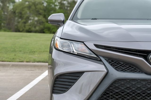 2019 Toyota Camry SE Partial Leather Sport Seats Apple Car Play BT 2019 Toyota Camry SE Partial Leather Sport Seats Apple Car Play BT