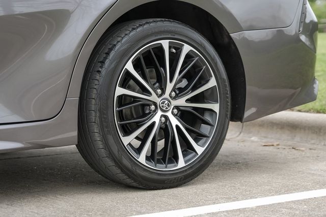 2019 Toyota Camry SE Partial Leather Sport Seats Apple Car Play BT 2019 Toyota Camry SE Partial Leather Sport Seats Apple Car Play BT