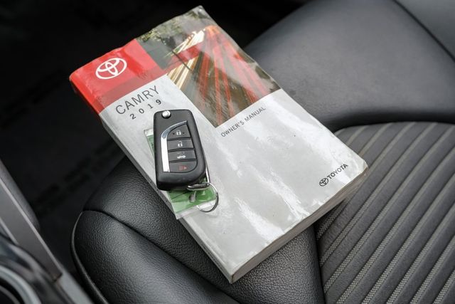 2019 Toyota Camry SE Partial Leather Sport Seats Apple Car Play BT 2019 Toyota Camry SE Partial Leather Sport Seats Apple Car Play BT