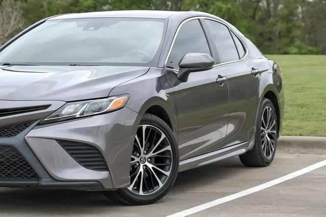 2019 Toyota Camry SE Partial Leather Sport Seats Apple Car Play BT 2019 Toyota Camry SE Partial Leather Sport Seats Apple Car Play BT