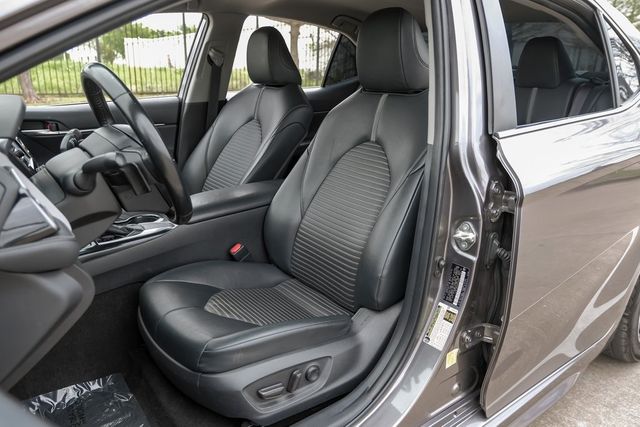 2019 Toyota Camry SE Partial Leather Sport Seats Apple Car Play BT 2019 Toyota Camry SE Partial Leather Sport Seats Apple Car Play BT
