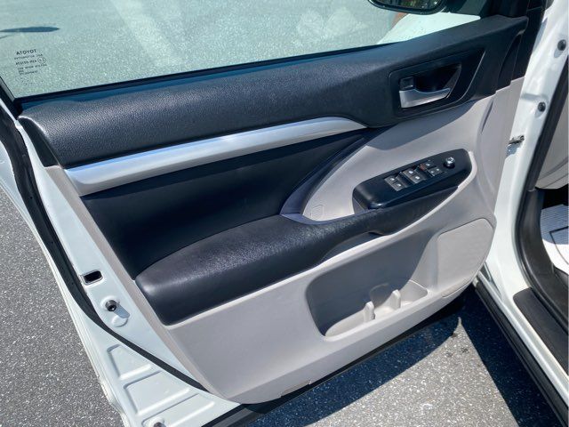 2019 Toyota Highlander XLE | Ephrata, PA | Pine Tree Motors 2019 Toyota Highlander XLE | Ephrata, PA | Pine Tree Motors