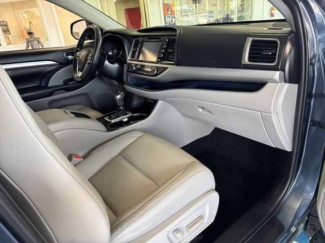 2019 Toyota Highlander XLE | Rome, GA | Knight's Car Store 2019 Toyota Highlander XLE | Rome, GA | Knight's Car Store
