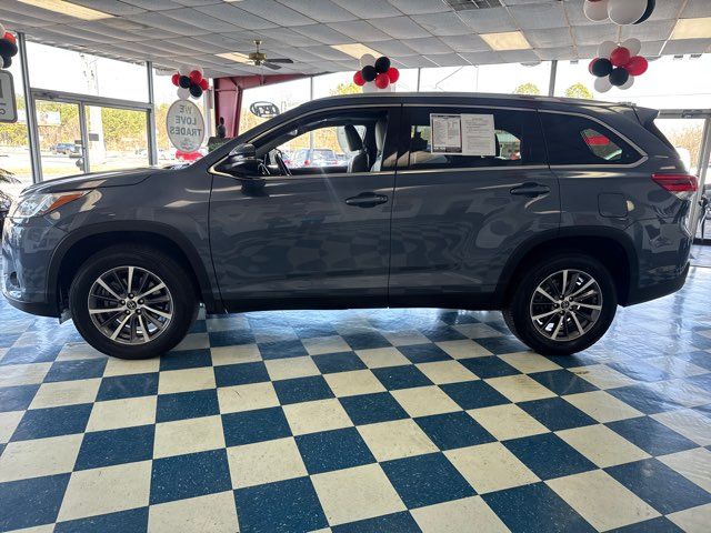 2019 Toyota Highlander XLE | Rome, GA | Knight's Car Store 2019 Toyota Highlander XLE | Rome, GA | Knight's Car Store