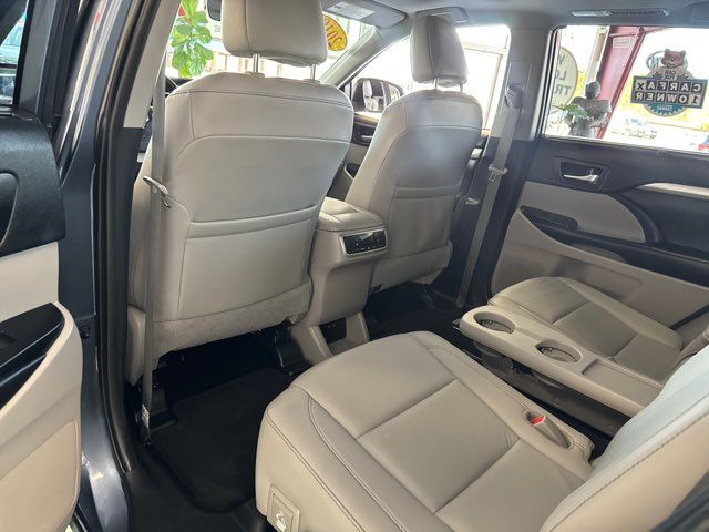 2019 Toyota Highlander XLE | Rome, GA | Knight's Car Store