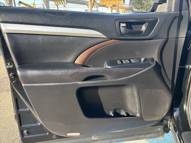 2019 Toyota Highlander LE Plus | San Antonio, TX | Clear Choice Automotive South 2019 Toyota Highlander LE Plus | San Antonio, TX | Clear Choice Automotive South