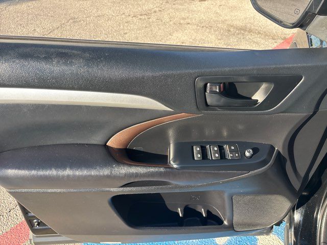 2019 Toyota Highlander LE Plus | San Antonio, TX | Clear Choice Automotive South 2019 Toyota Highlander LE Plus | San Antonio, TX | Clear Choice Automotive South