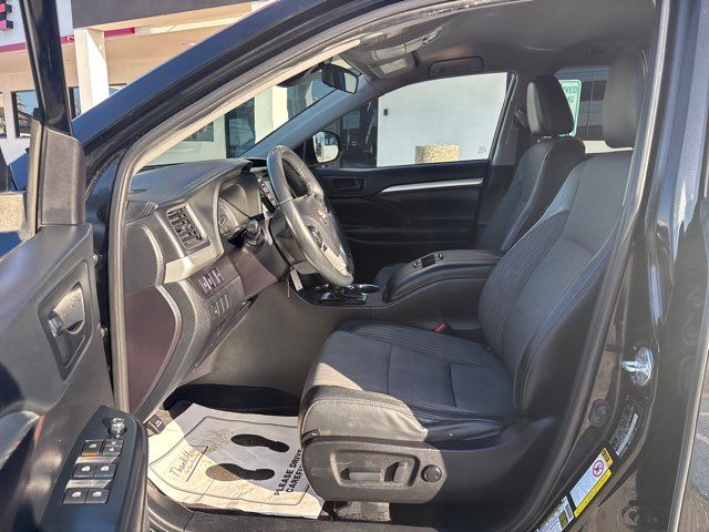 2019 Toyota Highlander LE Plus | San Antonio, TX | Clear Choice Automotive South