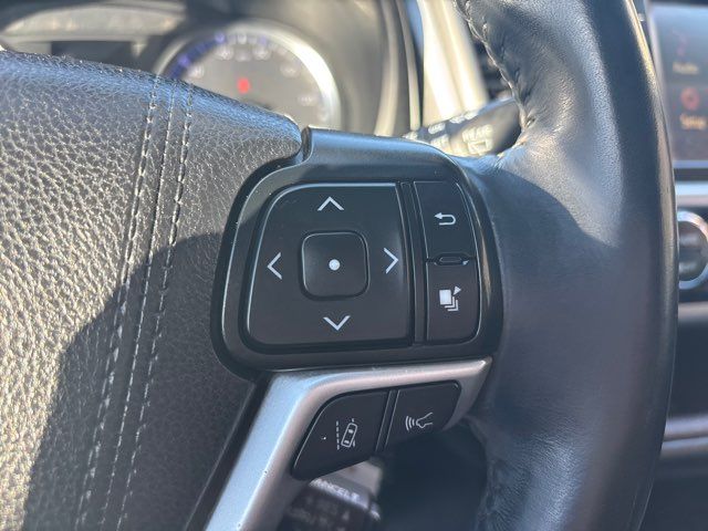 2019 Toyota Highlander LE Plus | San Antonio, TX | Clear Choice Automotive South