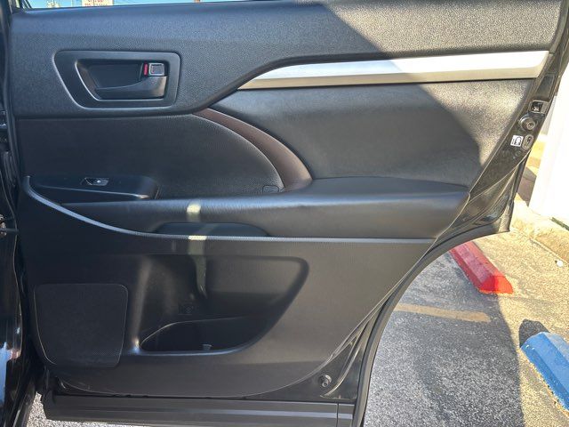 2019 Toyota Highlander LE Plus | San Antonio, TX | Clear Choice Automotive South 2019 Toyota Highlander LE Plus | San Antonio, TX | Clear Choice Automotive South