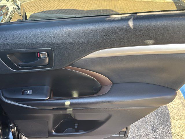 2019 Toyota Highlander LE Plus | San Antonio, TX | Clear Choice Automotive South