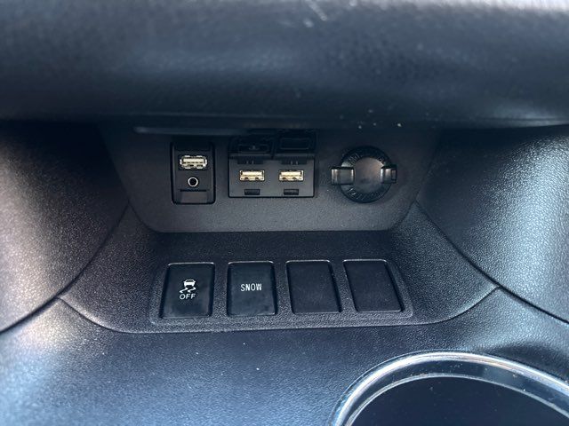 2019 Toyota Highlander LE Plus | San Antonio, TX | Clear Choice Automotive South