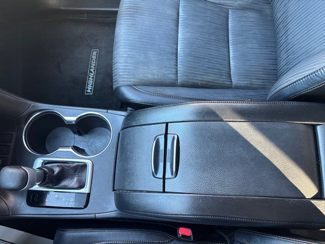 2019 Toyota Highlander LE Plus | San Antonio, TX | Clear Choice Automotive South