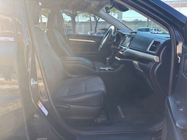 2019 Toyota Highlander LE Plus | San Antonio, TX | Clear Choice Automotive South