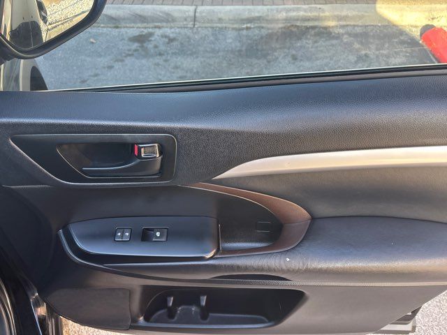 2019 Toyota Highlander LE Plus | San Antonio, TX | Clear Choice Automotive South