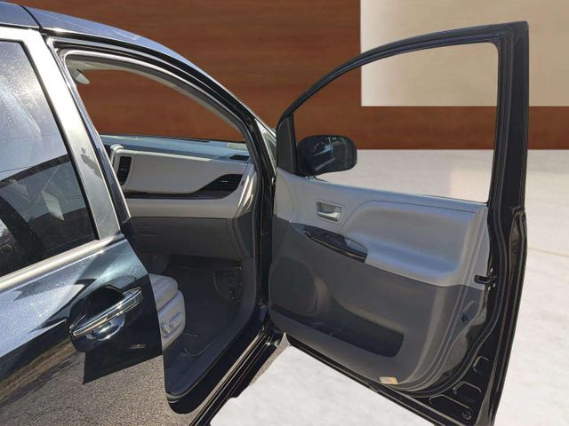 2019 Toyota Sienna XLE 8-Passenger | Alpharetta, GA | Star Motors 2019 Toyota Sienna XLE 8-Passenger | Alpharetta, GA | Star Motors