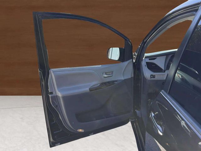2019 Toyota Sienna XLE 8-Passenger | Alpharetta, GA | Star Motors 2019 Toyota Sienna XLE 8-Passenger | Alpharetta, GA | Star Motors