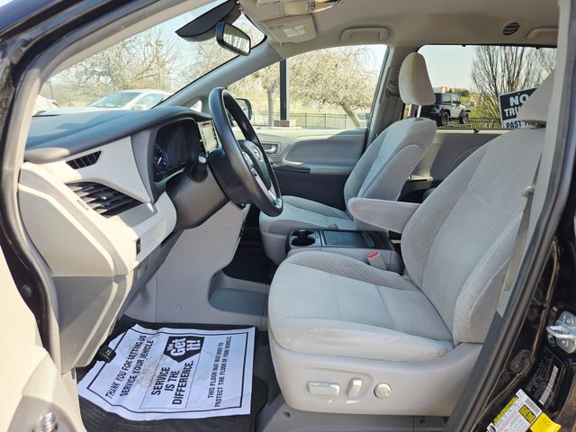 2019 Toyota Sienna LE | Ellisville, MO | AutoPort