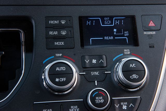 2019 Toyota Sienna XLE 8-Passenger | Van Nuys, CA | Stellar Auto INC.