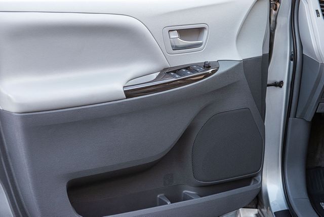 2019 Toyota Sienna XLE 8-Passenger | Van Nuys, CA | Stellar Auto INC.