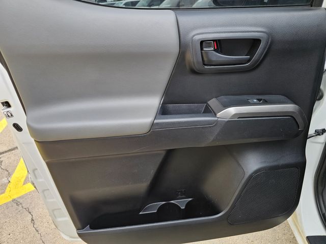 2019 Toyota Tacoma SR5 V6 | Brownsville TX | English Motors 2019 Toyota Tacoma SR5 V6 | Brownsville TX | English Motors