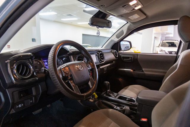 2019 Toyota Tacoma  SR5 Crew Cab