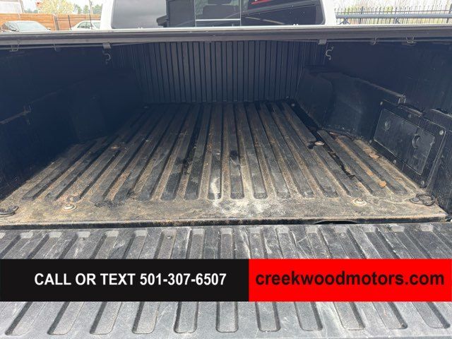 2019 Toyota Tacoma SR5 V6 4x4 Auto Crew Cab LIFTED White Low Miles 2019 Toyota Tacoma SR5 V6 4x4 Auto Crew Cab LIFTED White Low Miles