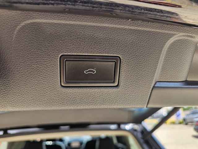 2019 Volkswagen Atlas V6 SEL R-Line 4Motion | Brownsville TX | English Motors 2019 Volkswagen Atlas V6 SEL R-Line 4Motion | Brownsville TX | English Motors