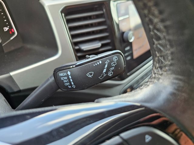 2019 Volkswagen Atlas V6 SEL R-Line 4Motion | Brownsville TX | English Motors 2019 Volkswagen Atlas V6 SEL R-Line 4Motion | Brownsville TX | English Motors