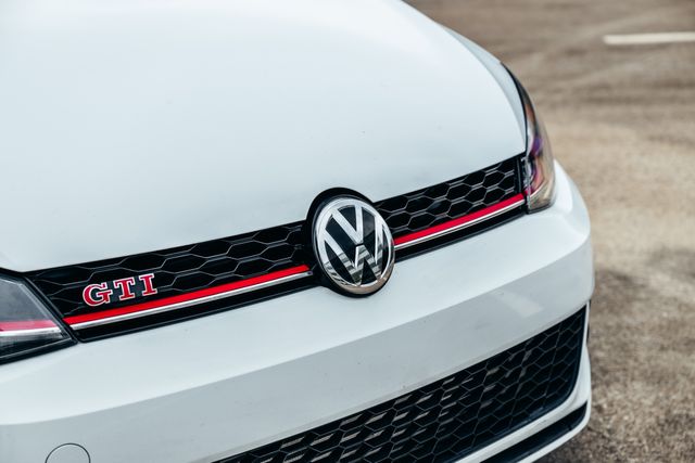 2019 Volkswagen Golf GTI SE | Addison, TX | Apex Auto Sports