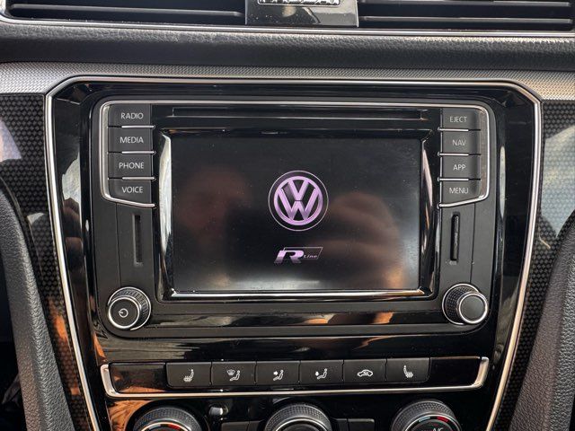 2019 Volkswagen Passat SE R-Line