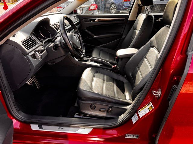 2019 Volkswagen Passat SE R-Line